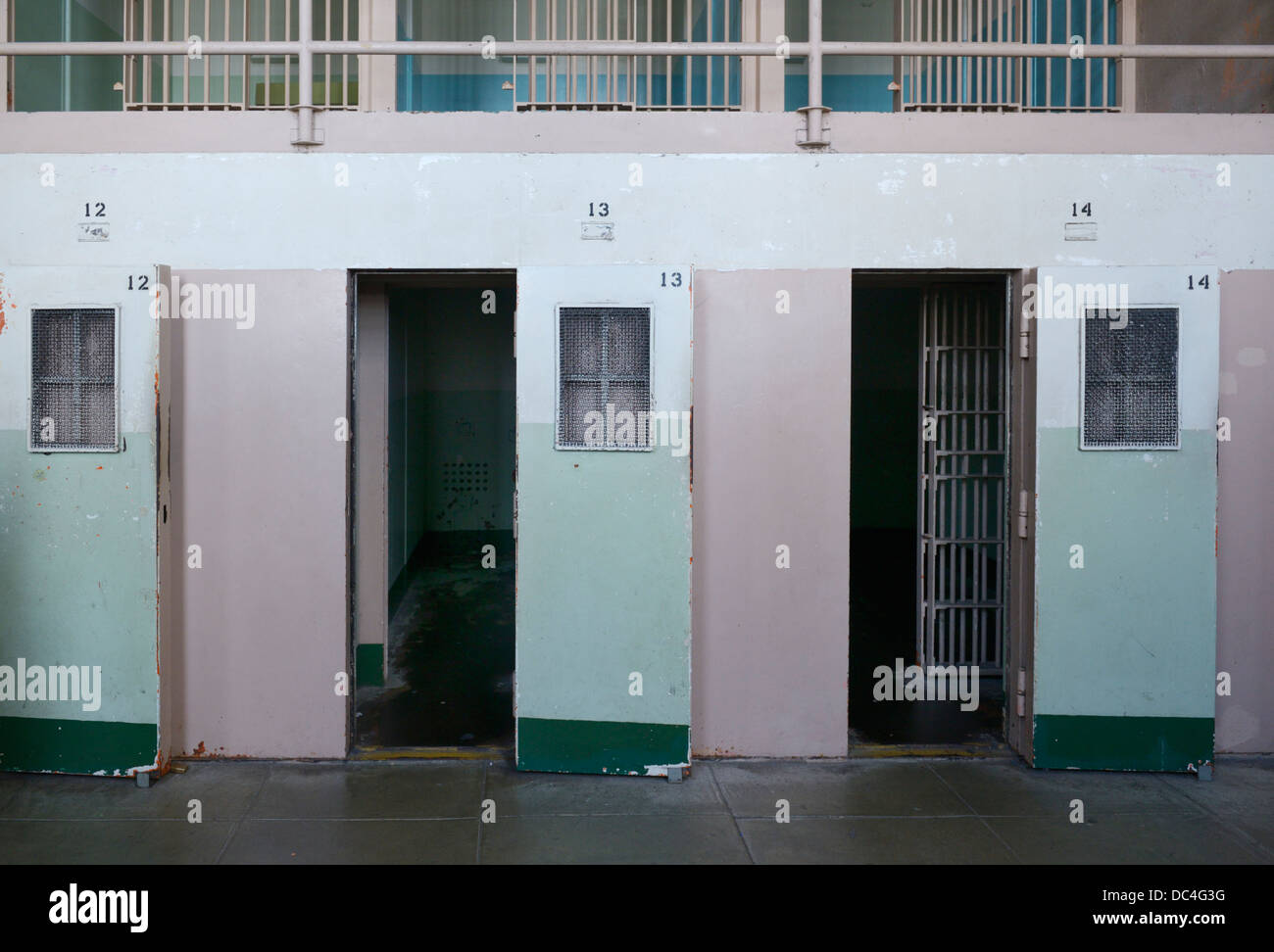 Il penitenziario di Alcatraz celle di prigione per confino solitario Foto Stock