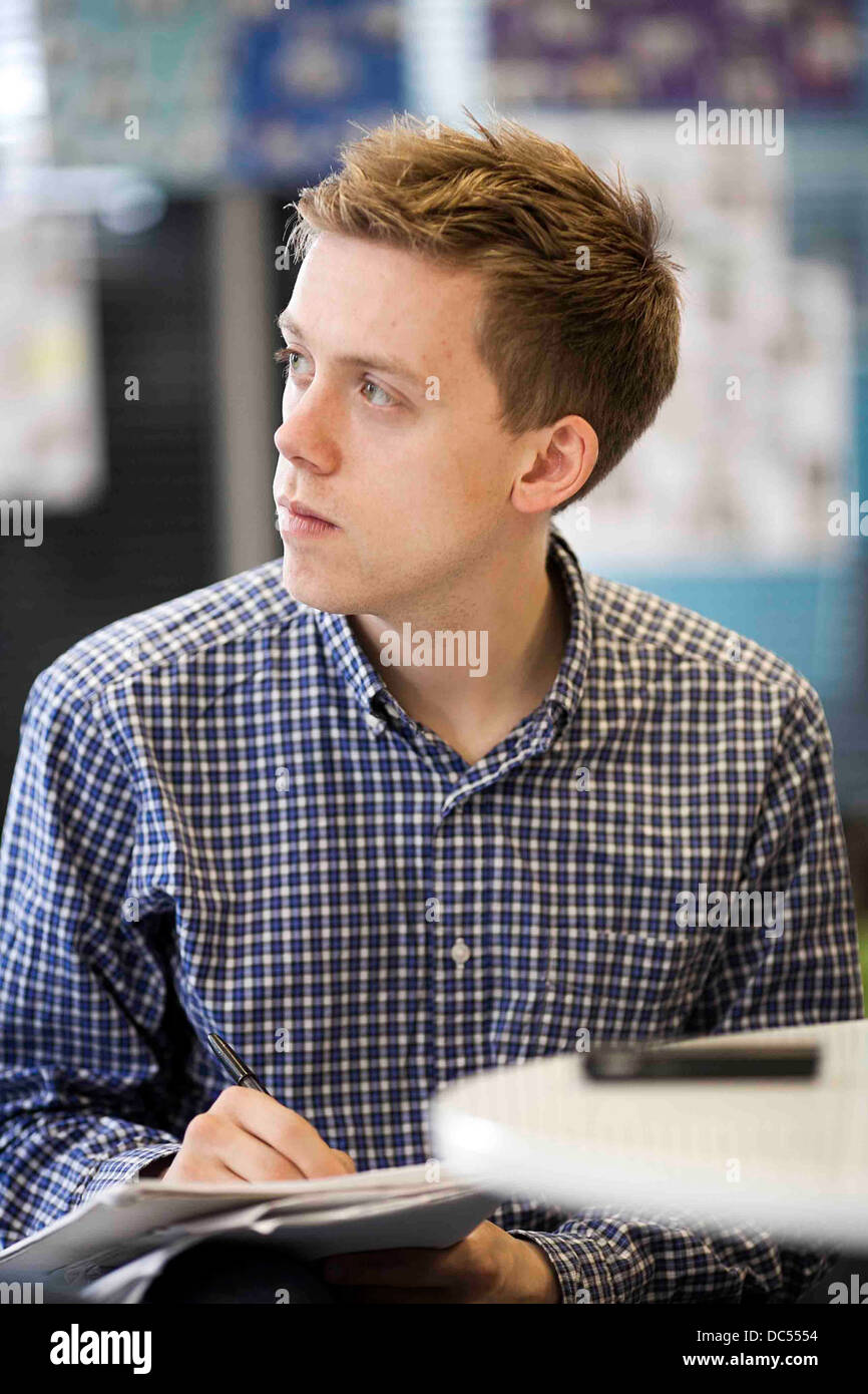 Giornalista Owen Jones Foto Stock