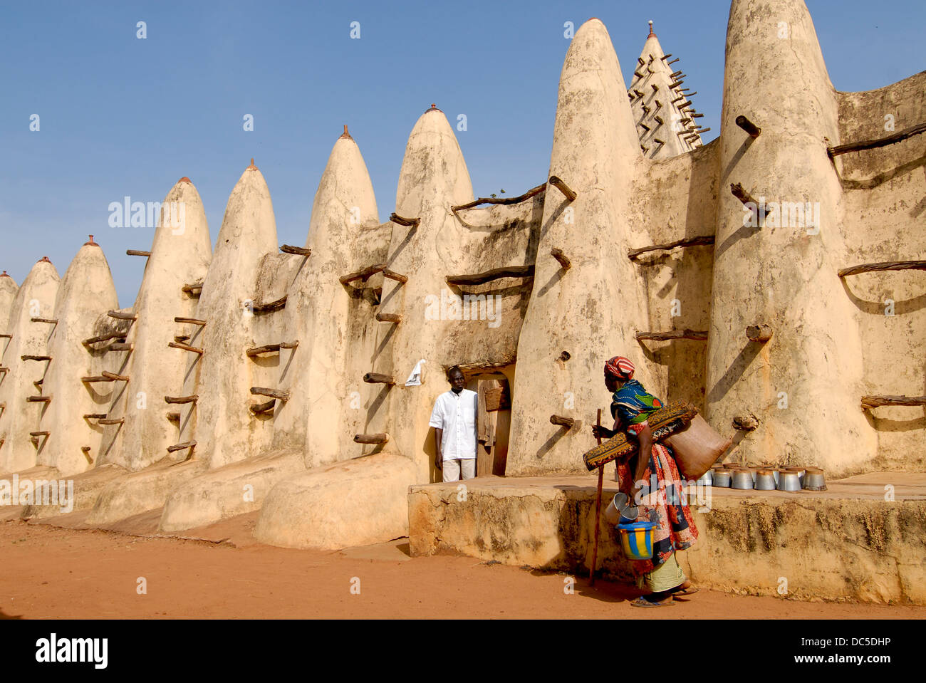 Il Burkina Faso Bobo-Dioulasso , grande moschea costruito nel 1880 in argilla sudanese architettura stile Foto Stock