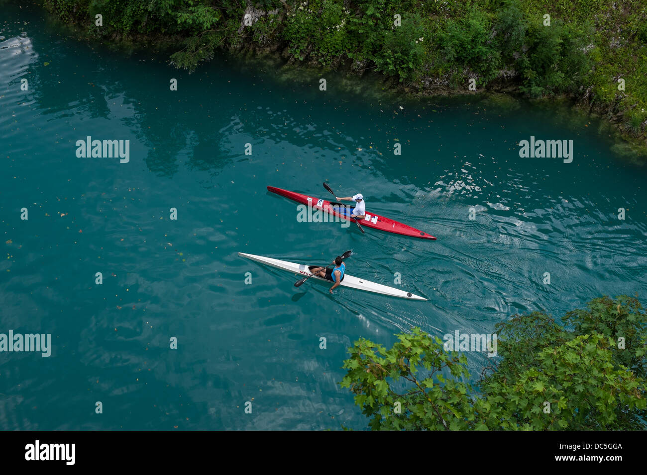 Fare kayak in Most na Soci, Soca river, Slovenia Foto Stock
