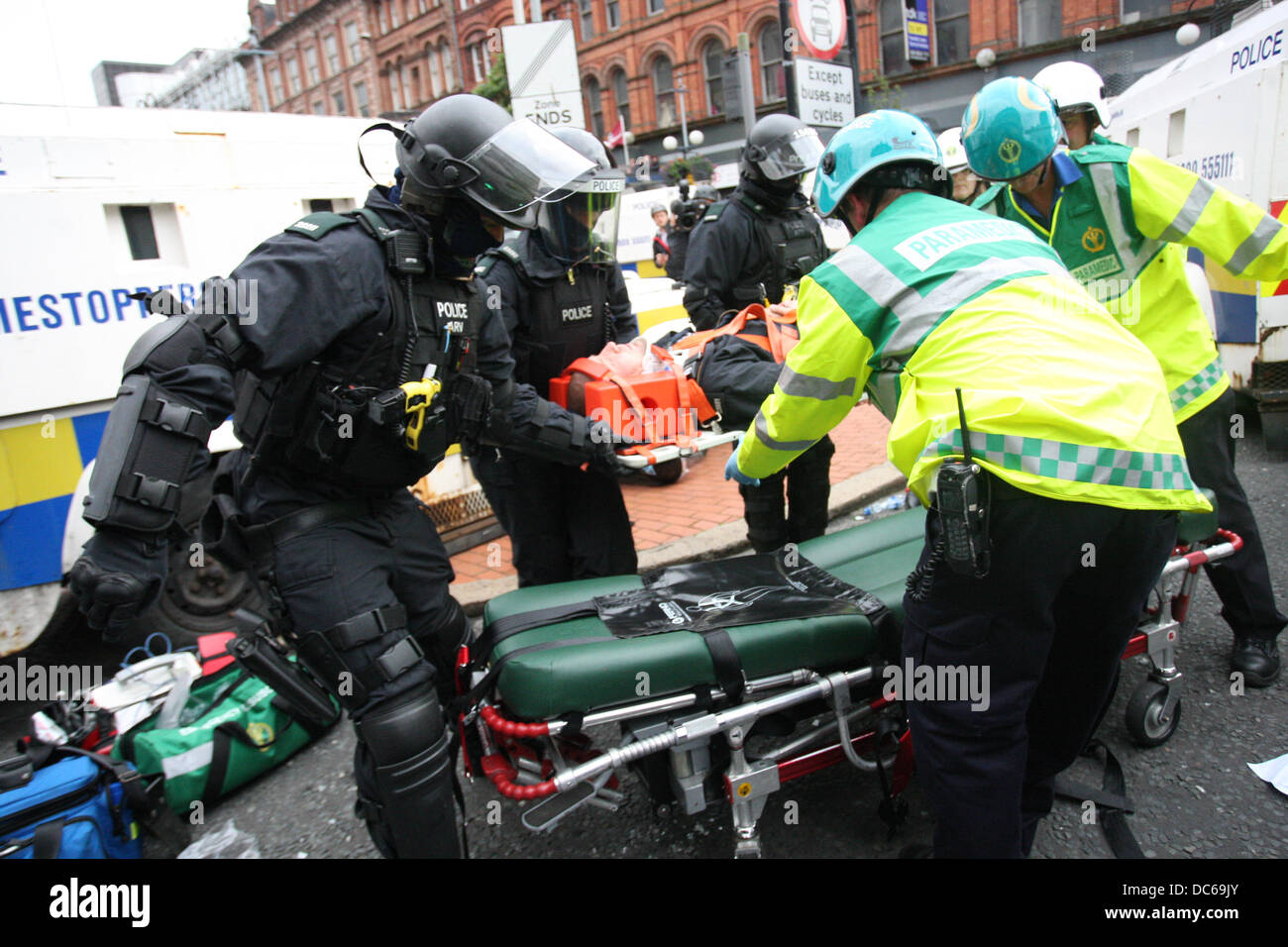 Belfast, Regno Unito. Il 9 agosto 2013. Anti-Internment parade è reinstradato a causa di lealisti Foto di protesta da Kevin Scott / Scott Media Belfast/Alamy Live News Foto Stock