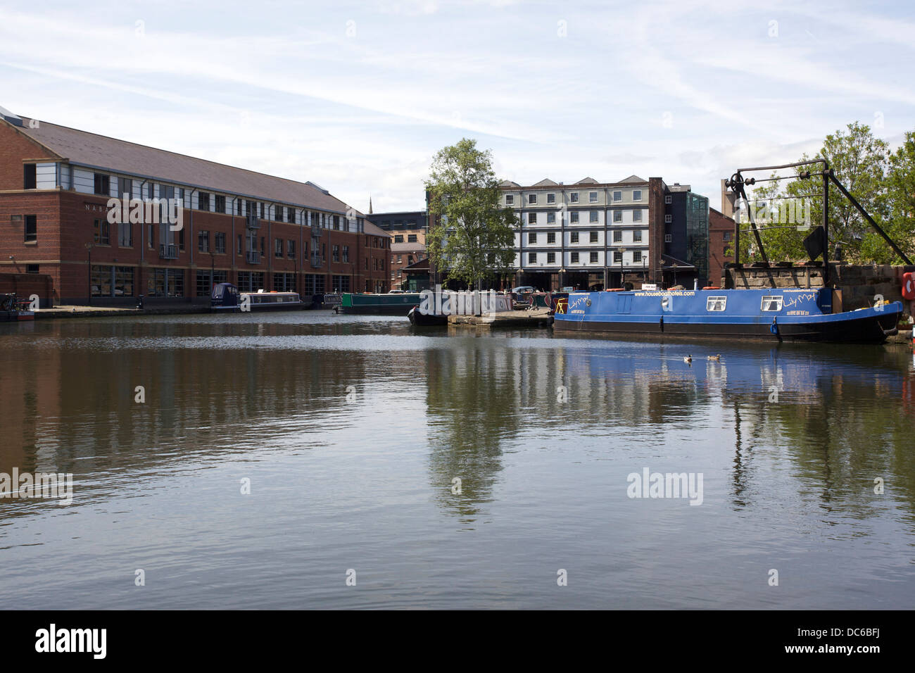 Victoria Quays è un grande bacino del canale a Sheffield, in Inghilterra. Foto Stock Victoria Quays è un grande bacino del canale a Sheffield, in Inghilterra. Foto Stock