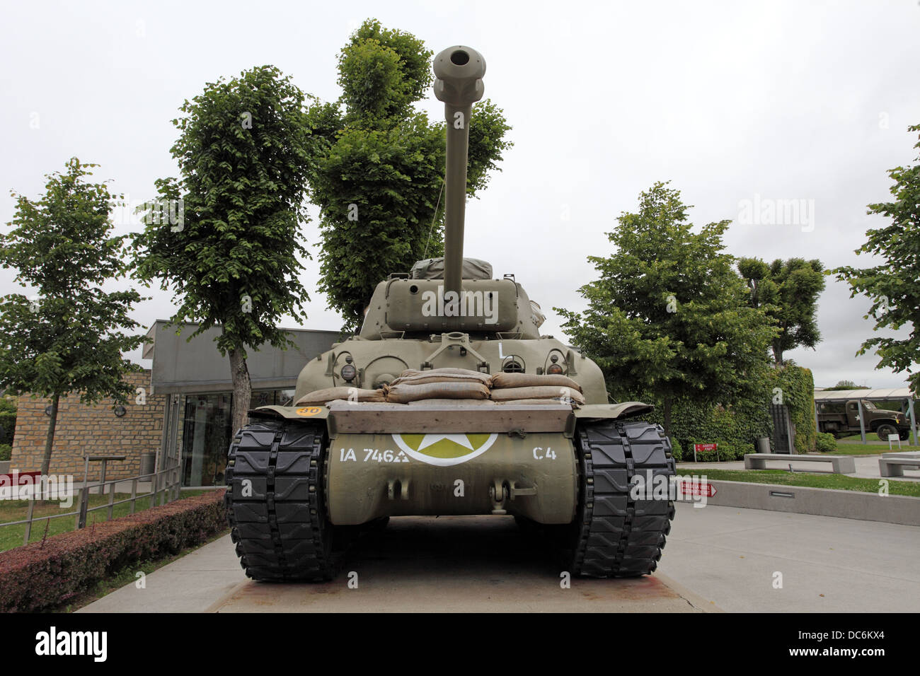 American Sherman serbatoio 'Canale Blues", mostra al Museo Airborne Sainte Mere Eglise Francia Foto Stock