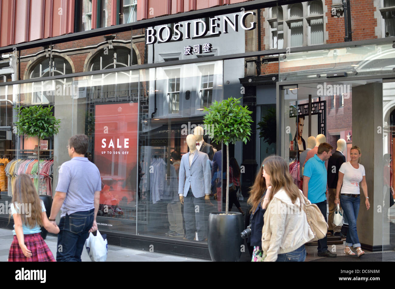 Bosideng uomini negozio di moda in South Molton Street, Mayfair, London, Regno Unito. Foto Stock