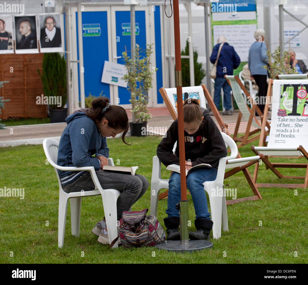 Edimburgo, 10 agosto 2013, giorno di apertura del trentesimo Edinburgh International Book Festival 2013 Foto Stock