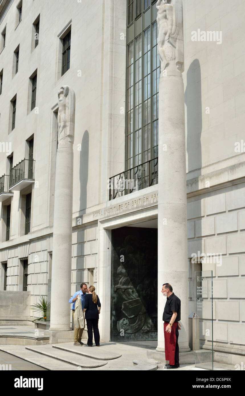 Il Royal Institute of British Architects (RIBA) in Portland Place, Londra, Regno Unito. Foto Stock