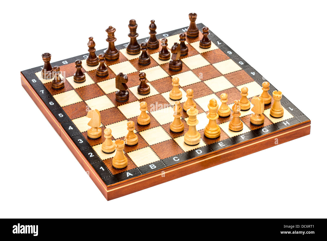 A scacchi su uno sfondo bianco isolato Foto Stock