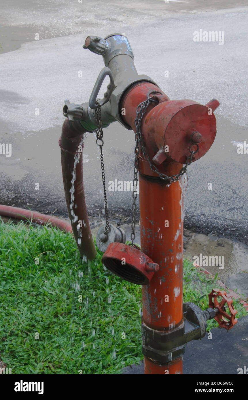 Installazione di acqua per l'uso nella Comunità di estinzione Foto Stock