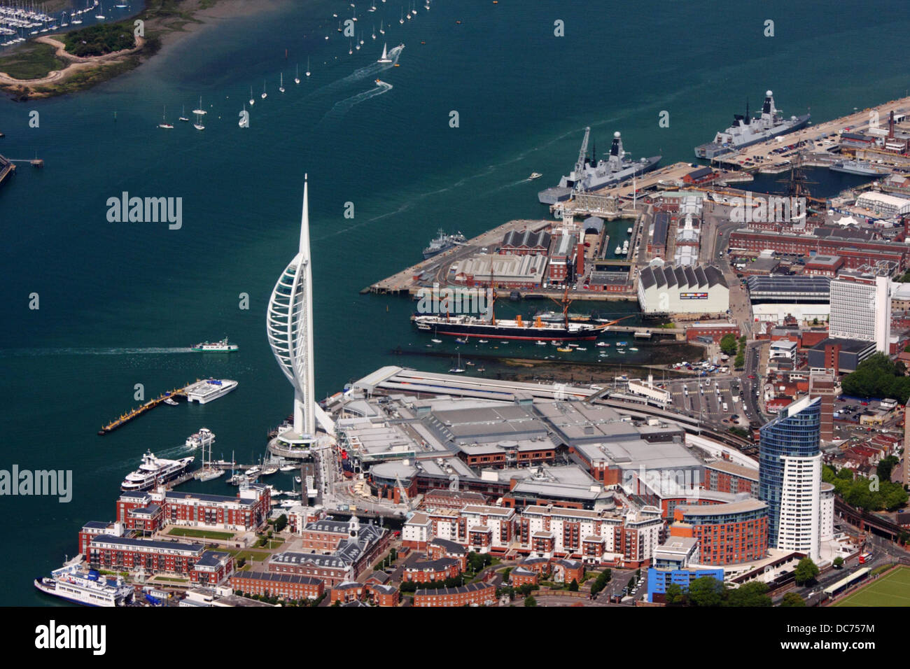 Vista aerea della Spinnaker Tower, Portsmouth Foto Stock