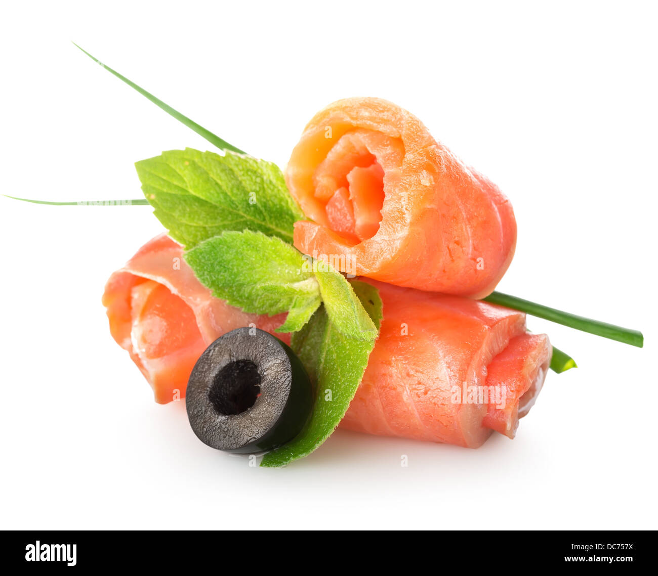 Rotoli di rosso Filetto di pesce isolato su uno sfondo bianco Foto Stock