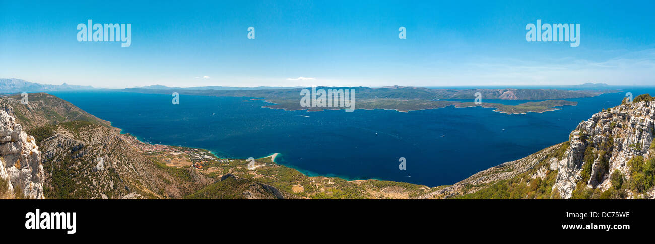 Vista da Vidova Gora a Bol, Hvar Canale e l'isola di Hvar, Croazia Foto Stock