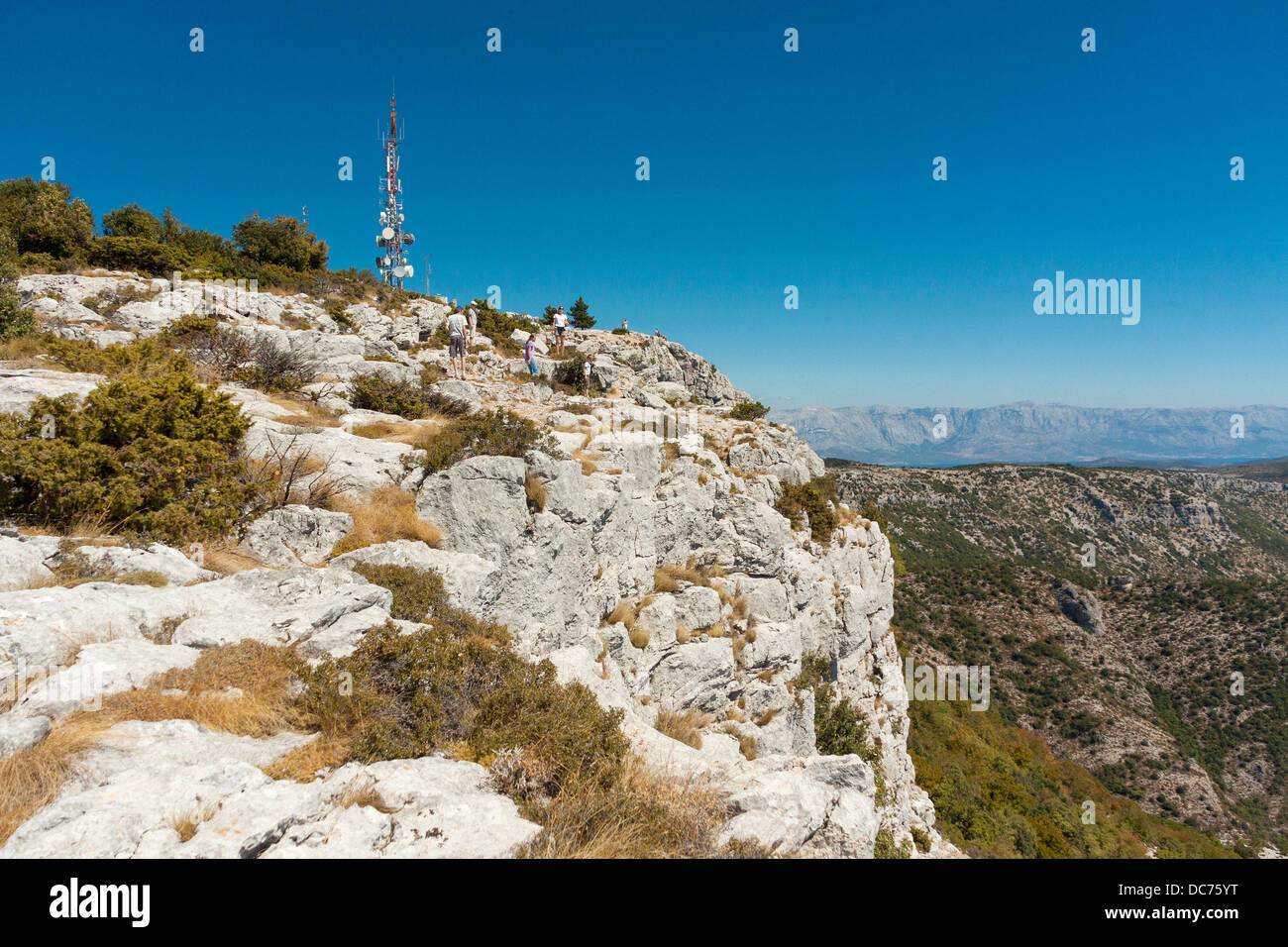 Televsion e Torre delle telecomunicazioni sulla cima di Vidova Gora su Brač islan, Croazia Foto Stock