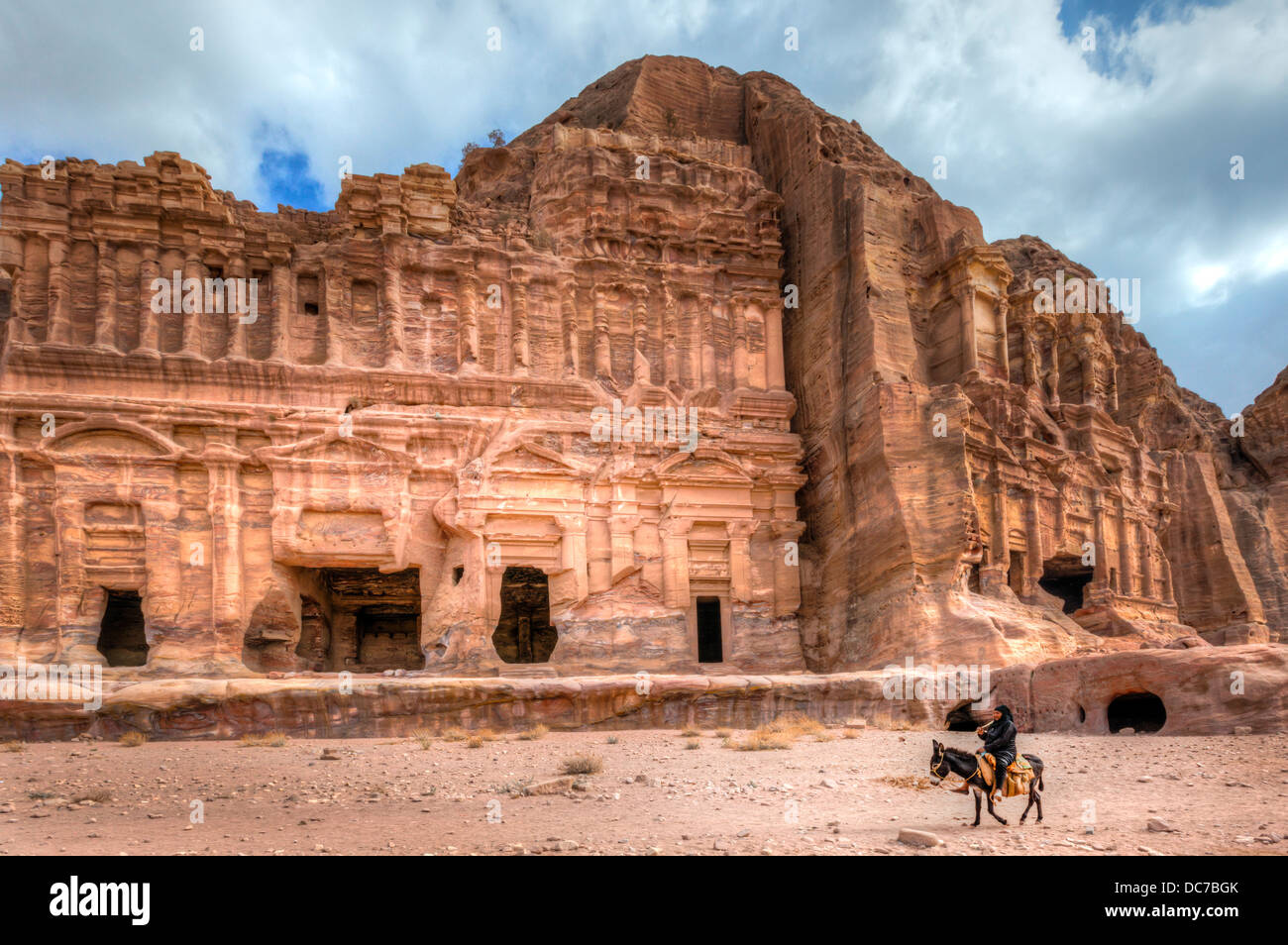 Fra le antiche rovine di Petra, Giordania Foto Stock