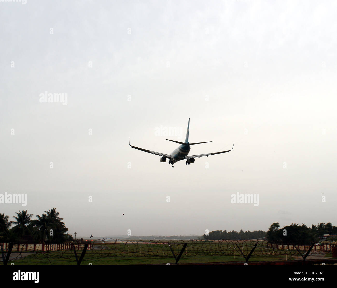 Volo atterraggio all'Aeroporto Internazionale di Trivandrum, Kerala, India Foto Stock