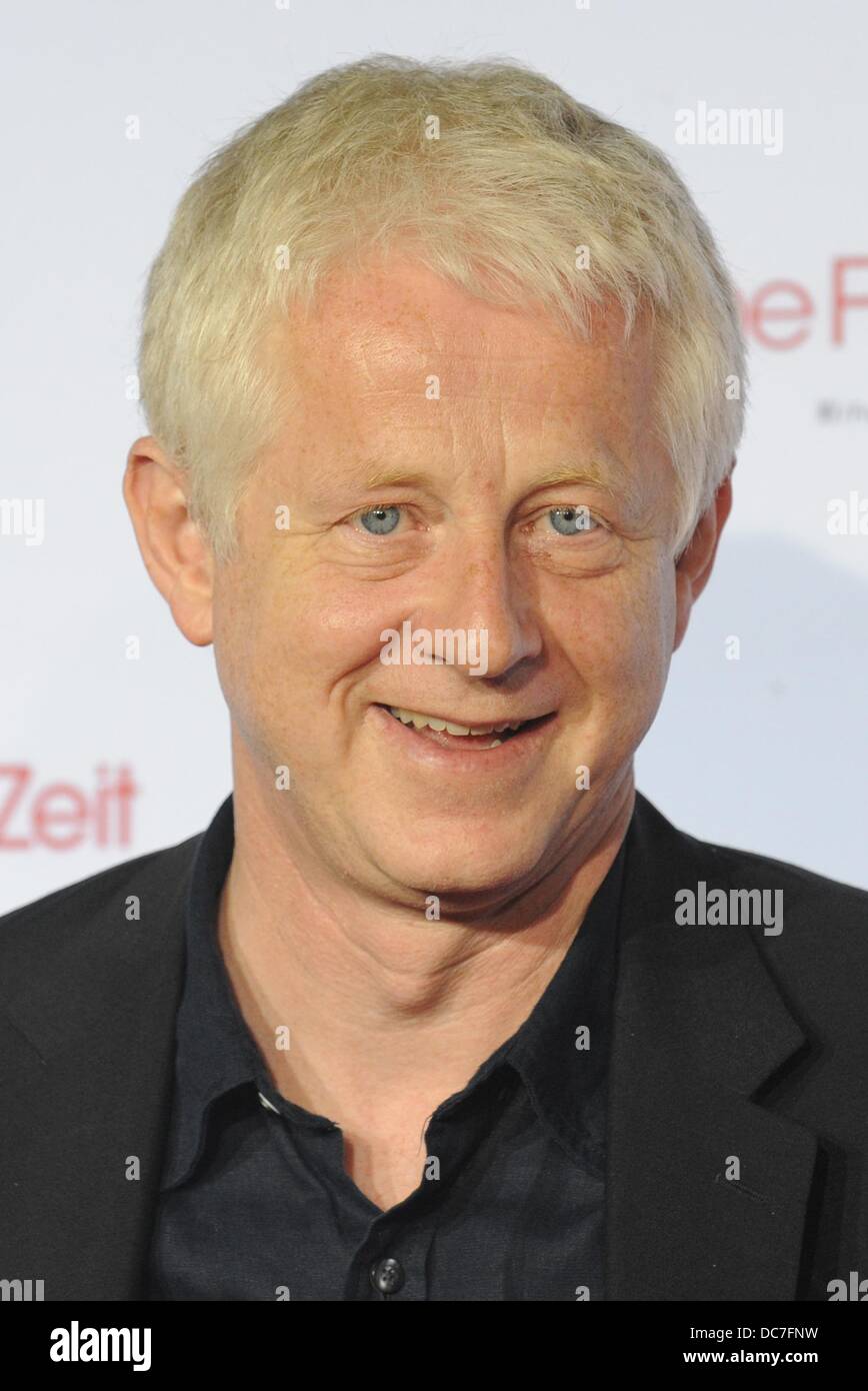 Monaco di Baviera, Germania. 10 Ago, 2013. Nuova Zelanda film del regista Richard Curtis arriva per la premiere del film 'circa tempo' al cinema "Kino am Olympiasee' nel Parco Olimpico di Monaco di Baviera, Germania, il 10 agosto 2013. Foto: ANDREAS GEBERT/dpa/Alamy Live News Foto Stock