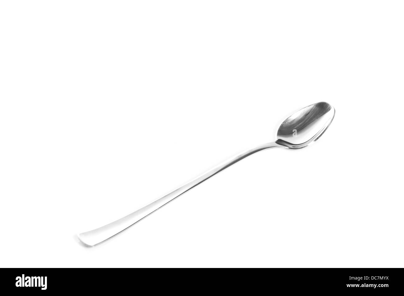 Cucchiaio con ampia impugnatura isolata su sfondo bianco con focus sul recipiente Foto Stock