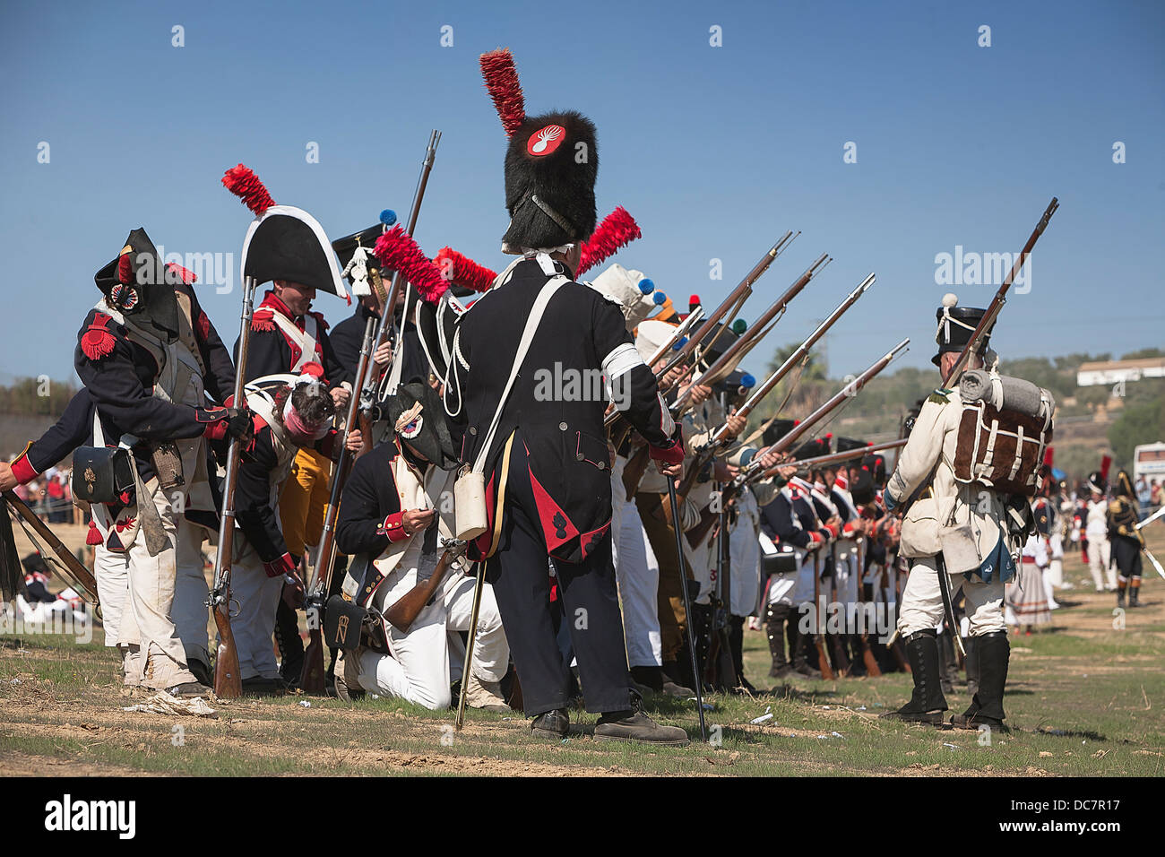 Soldati francesi sono preparati per combattere in nel campo di battaglia in rappresentanza della battaglia di Bailen, Bailén, Spagna Foto Stock