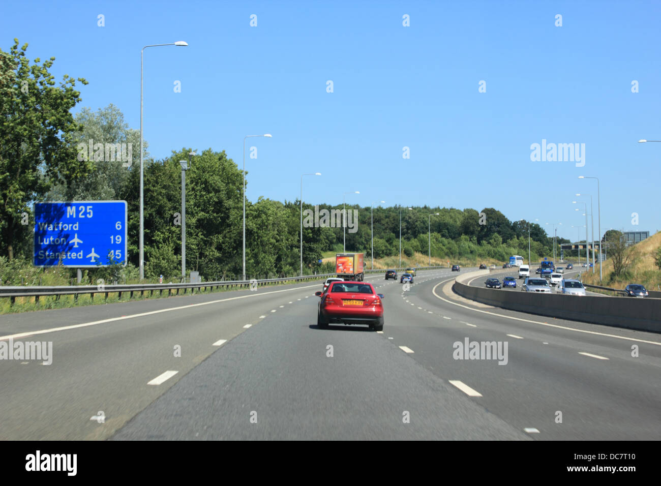 L'autostrada M25, strada orbitale intorno a Londra Foto Stock