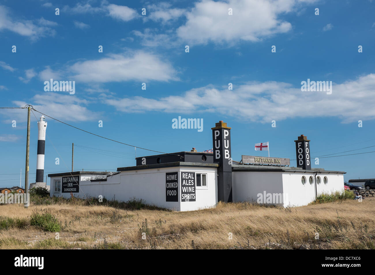 Il Britannia Inn Pub & Lighthouse, Dungeness, Kent, Regno Unito Foto Stock