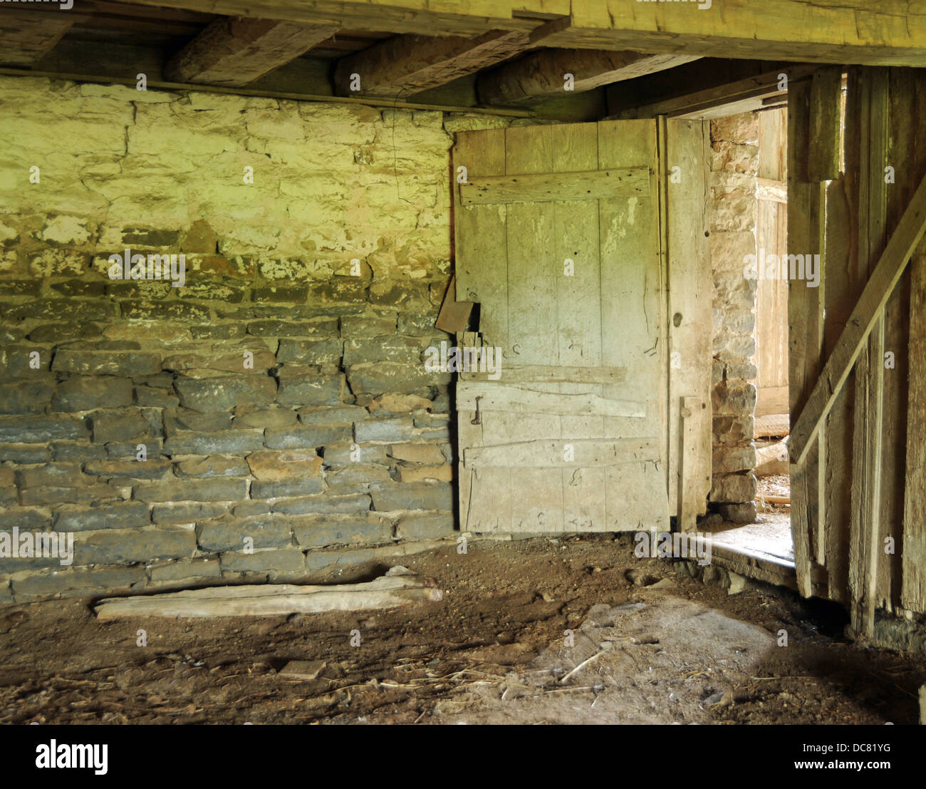 All'interno della vecchia stalla Foto Stock