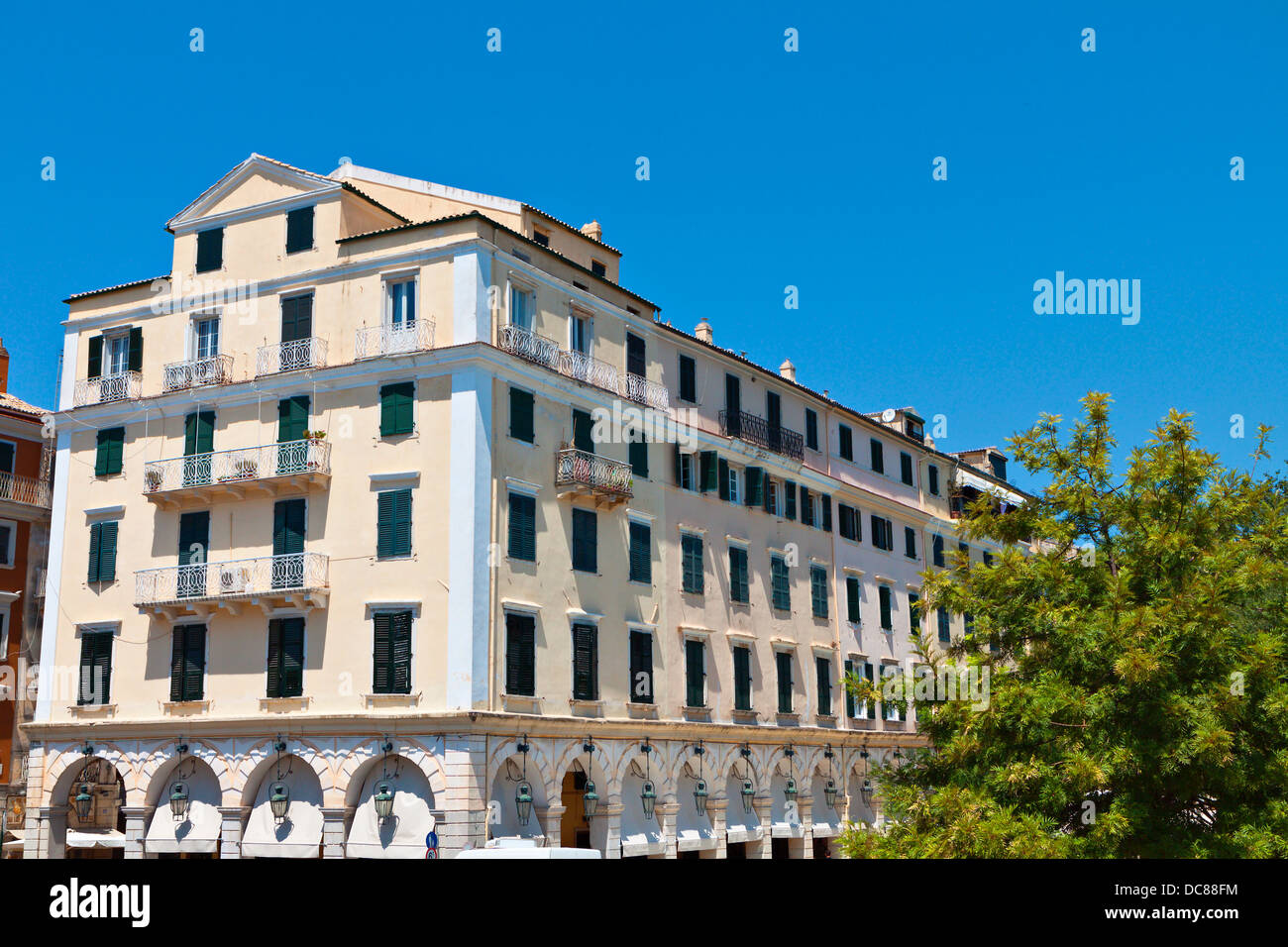 Città vecchia di Corfù in Grecia. Area di 'Liston' Foto Stock