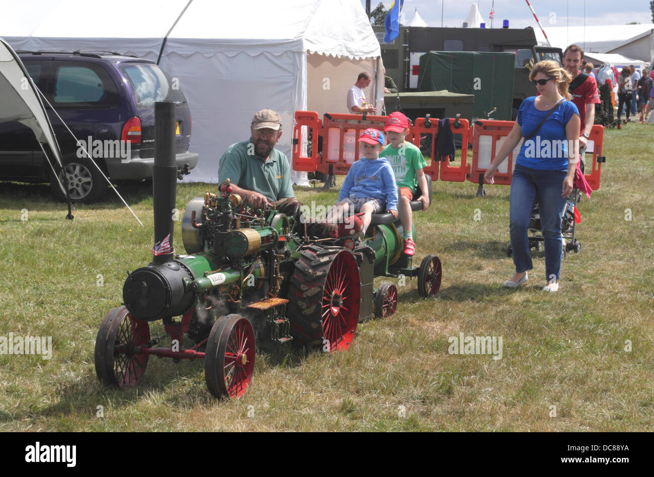 Maidenhead, Berkshire, Inghilterra, Regno Unito. 11 agosto 2013. Retrò Festival presso White Waltham airfield. Credito: Mark Beton/festival/Alamy Live News Foto Stock