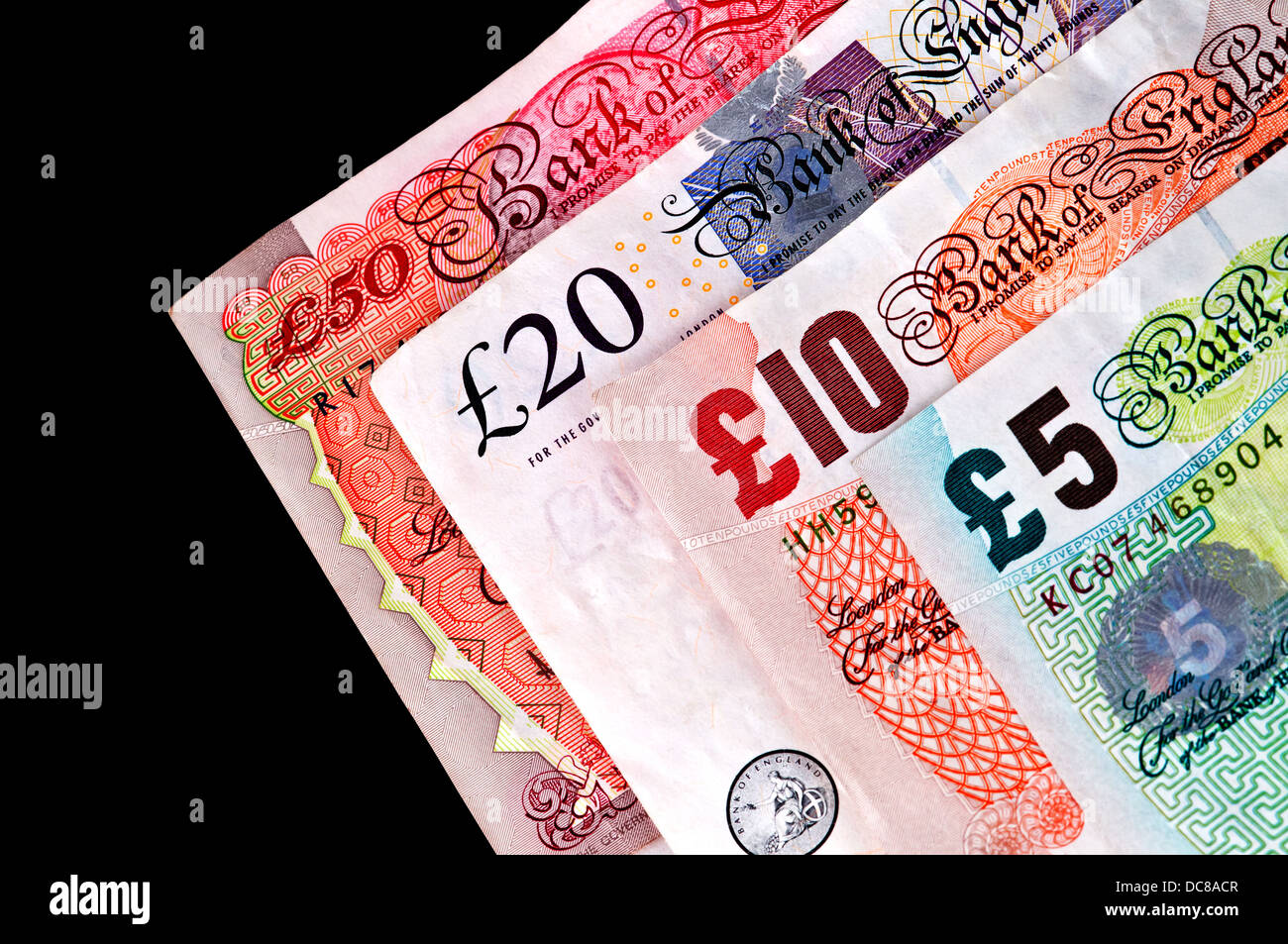 La valuta britannica di carta moneta banconote tracciato di ritaglio Foto Stock