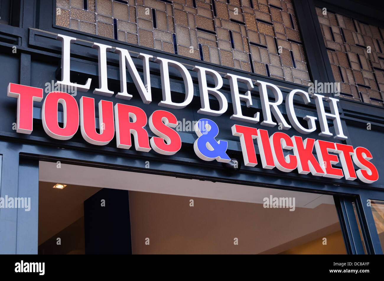 Lindbergh tours e biglietteria sul Damrak in Amsterdam Foto Stock