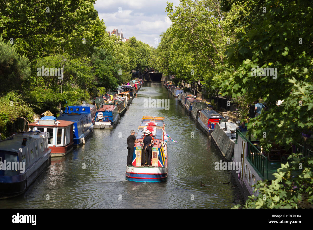 Regent's Canal visualizzati da Warwick Avenue, Londra Foto Stock