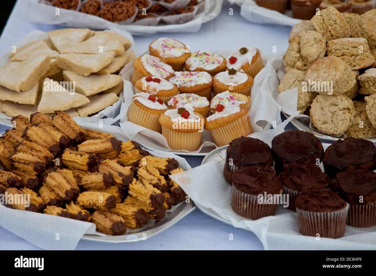 Pressione di stallo di torta, Fairwarp Village Fete, Fairwarp, Sussex, Inghilterra Foto Stock