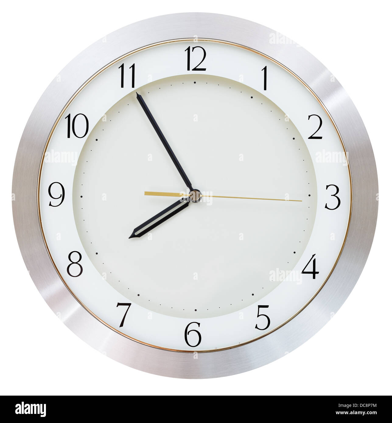 Cinque minuti per otto o clock sul quadrante rotondo Orologio a parete Foto  stock - Alamy