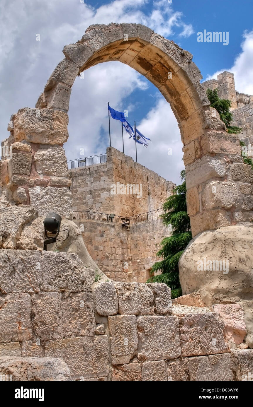 Torre di Davide Museum, Gerusalemme, Israele; antico arco di pietra Foto Stock
