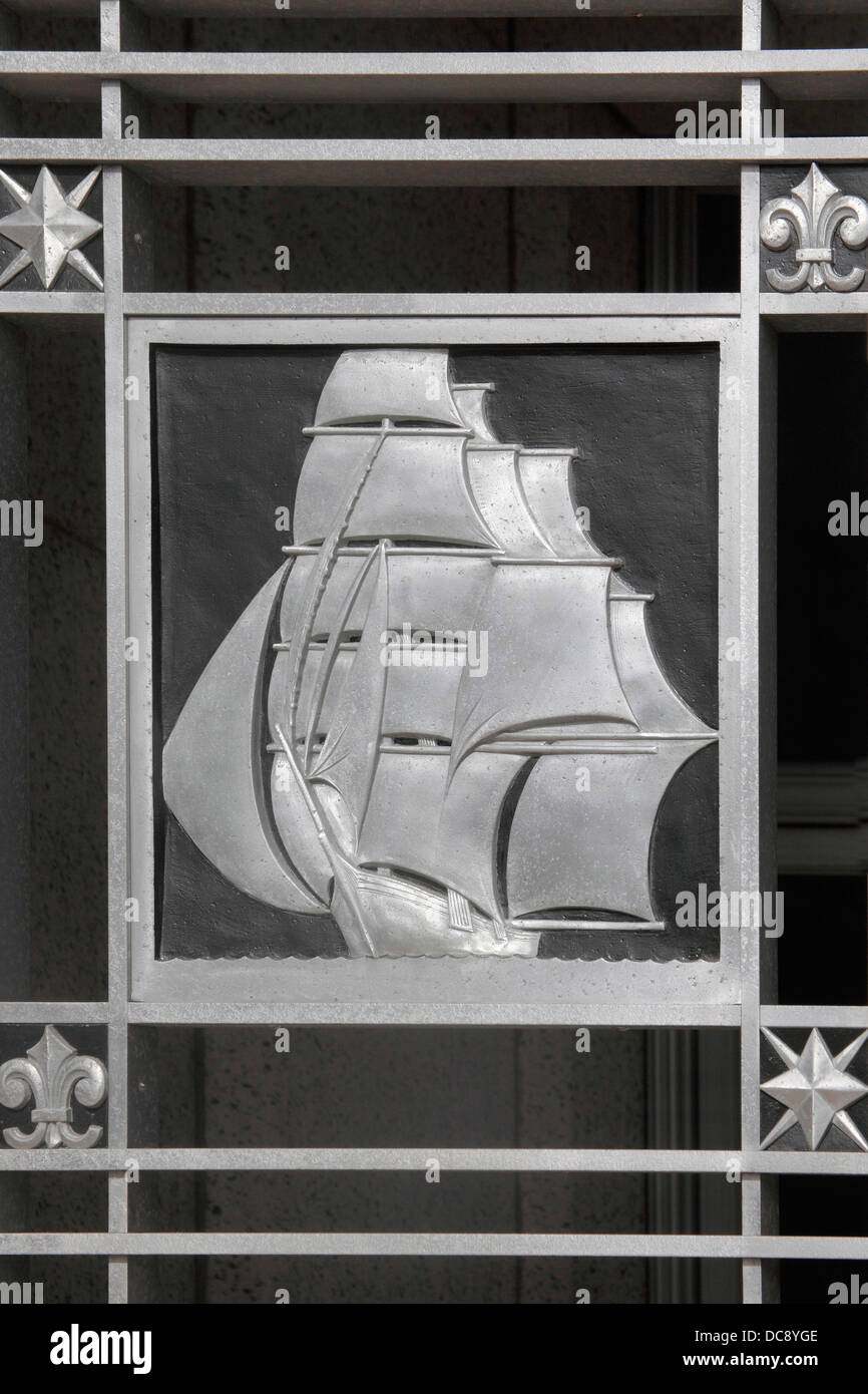 Barca a vela su commissione federale del commercio porta. Foto Stock