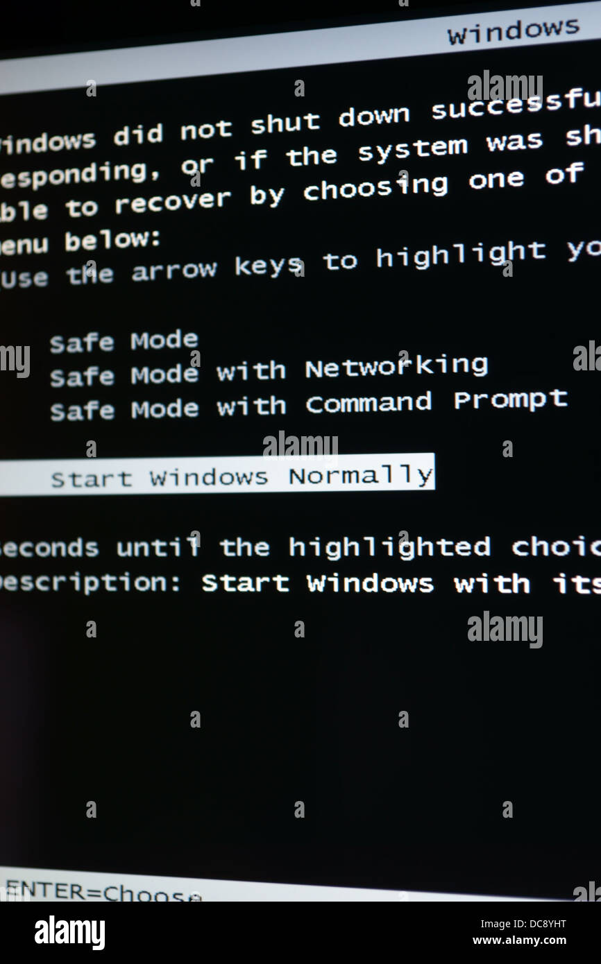 Errore di windows nella schermata di riavvio in bianco nero lcd testo Foto Stock