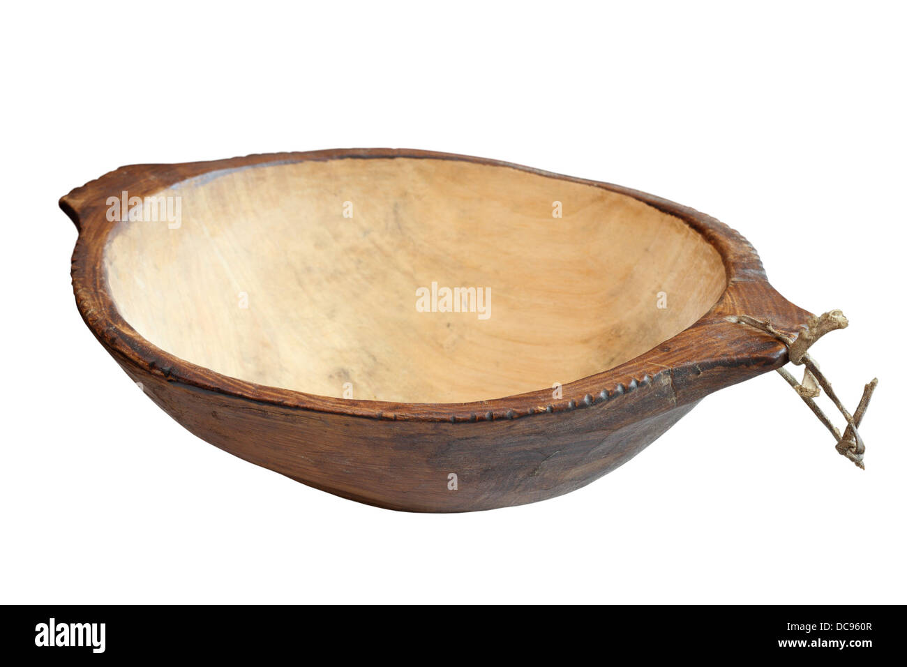 Antico rumeno tradizionale piatto di legno isolato su sfondo bianco Foto Stock