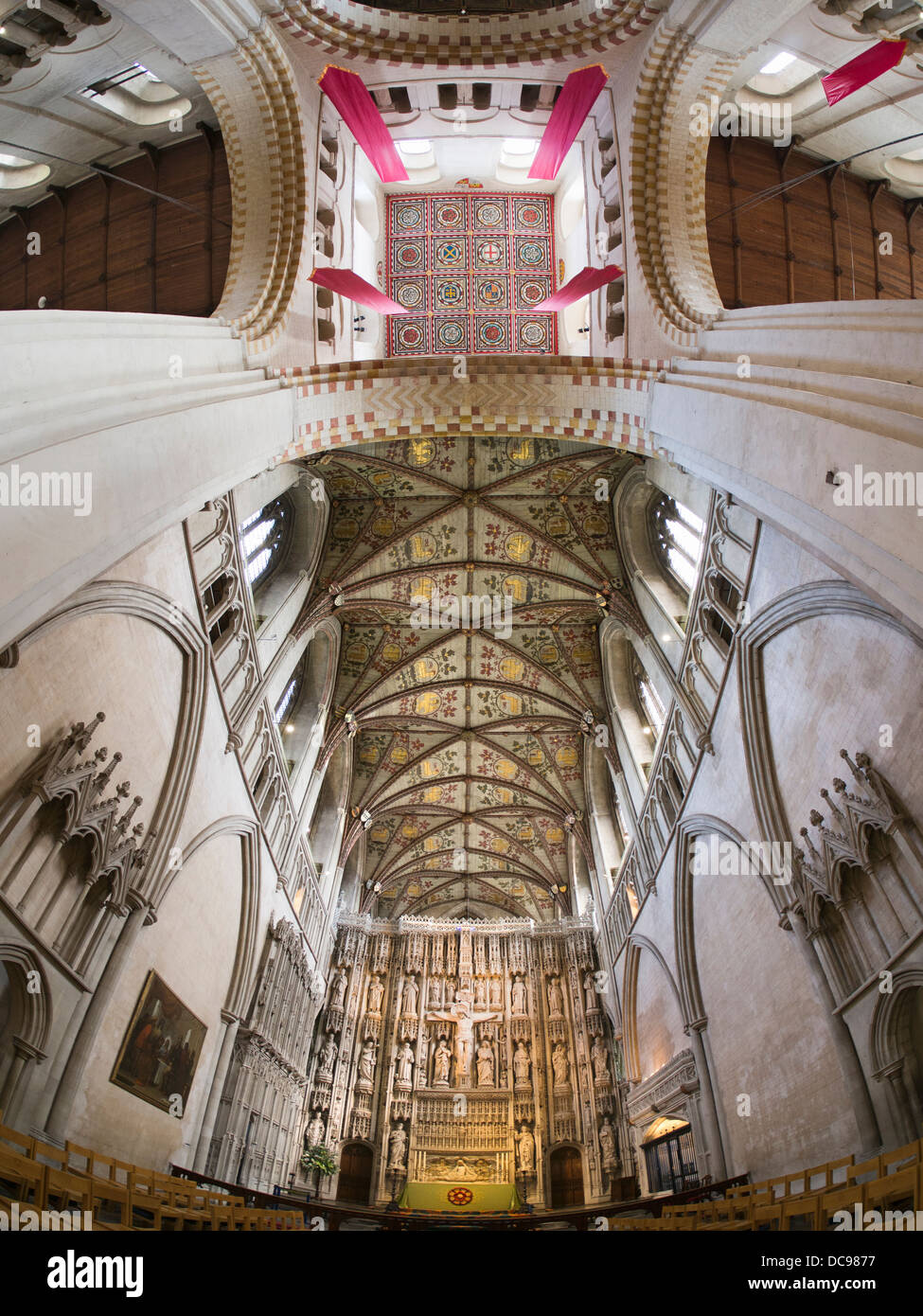 St Albans Cathedral in Hertfordshire, Inghilterra - interno fisheye 3 Foto Stock