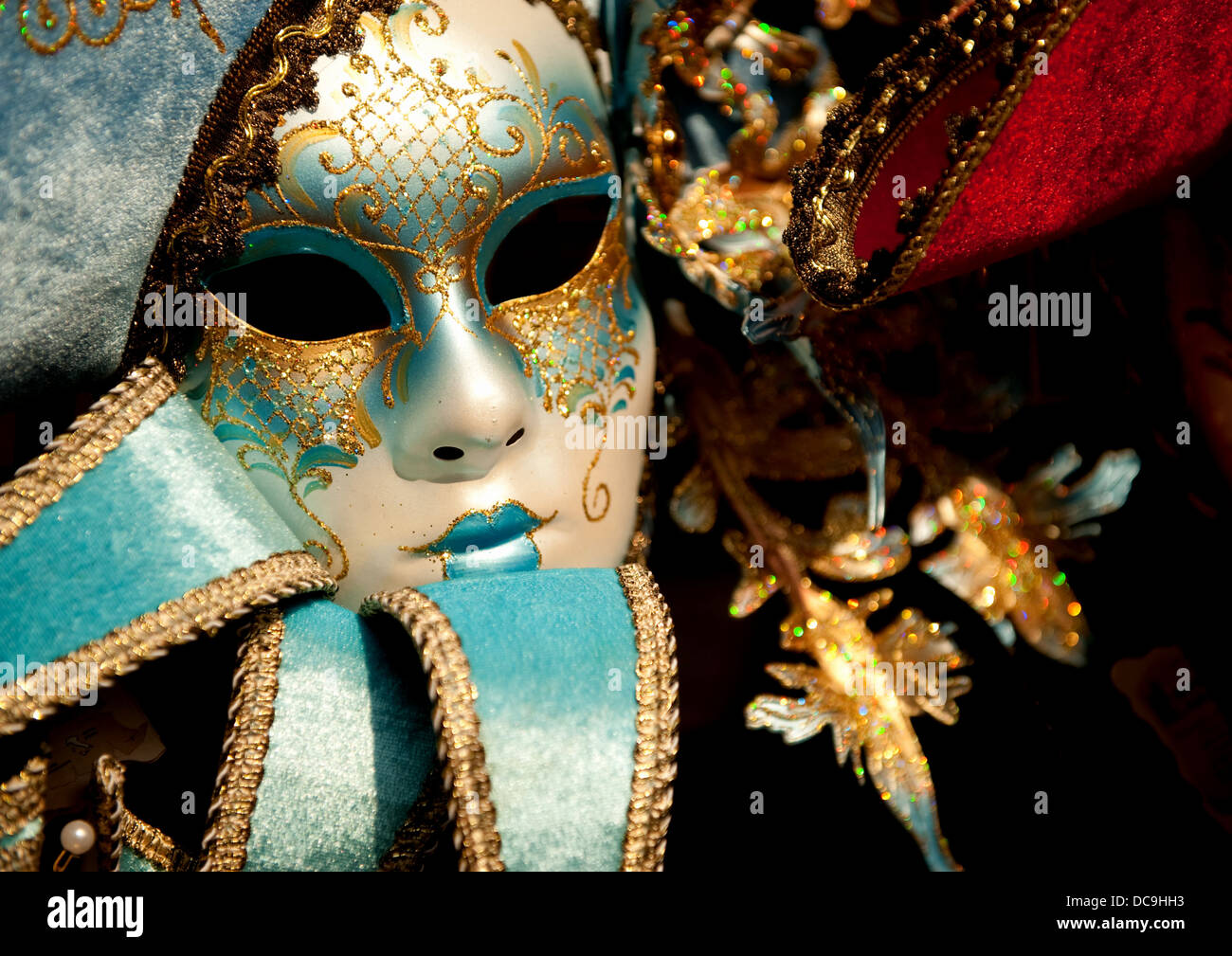 Coloratissimo carnevale veneziano maschere Foto Stock