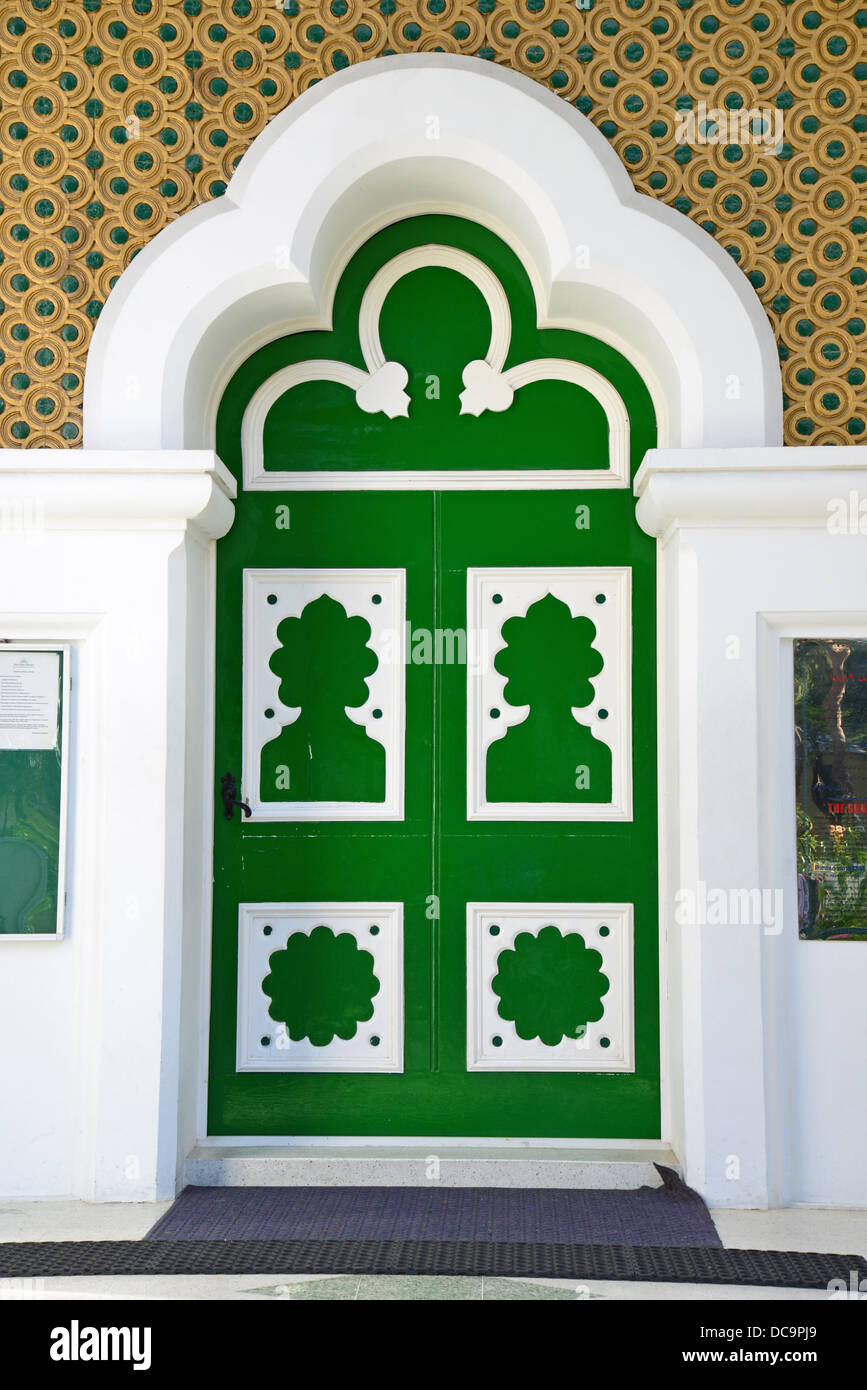 Ingresso al XIX secolo Shah Jahan moschea, Strada orientali, Woking, Surrey, England, Regno Unito Foto Stock