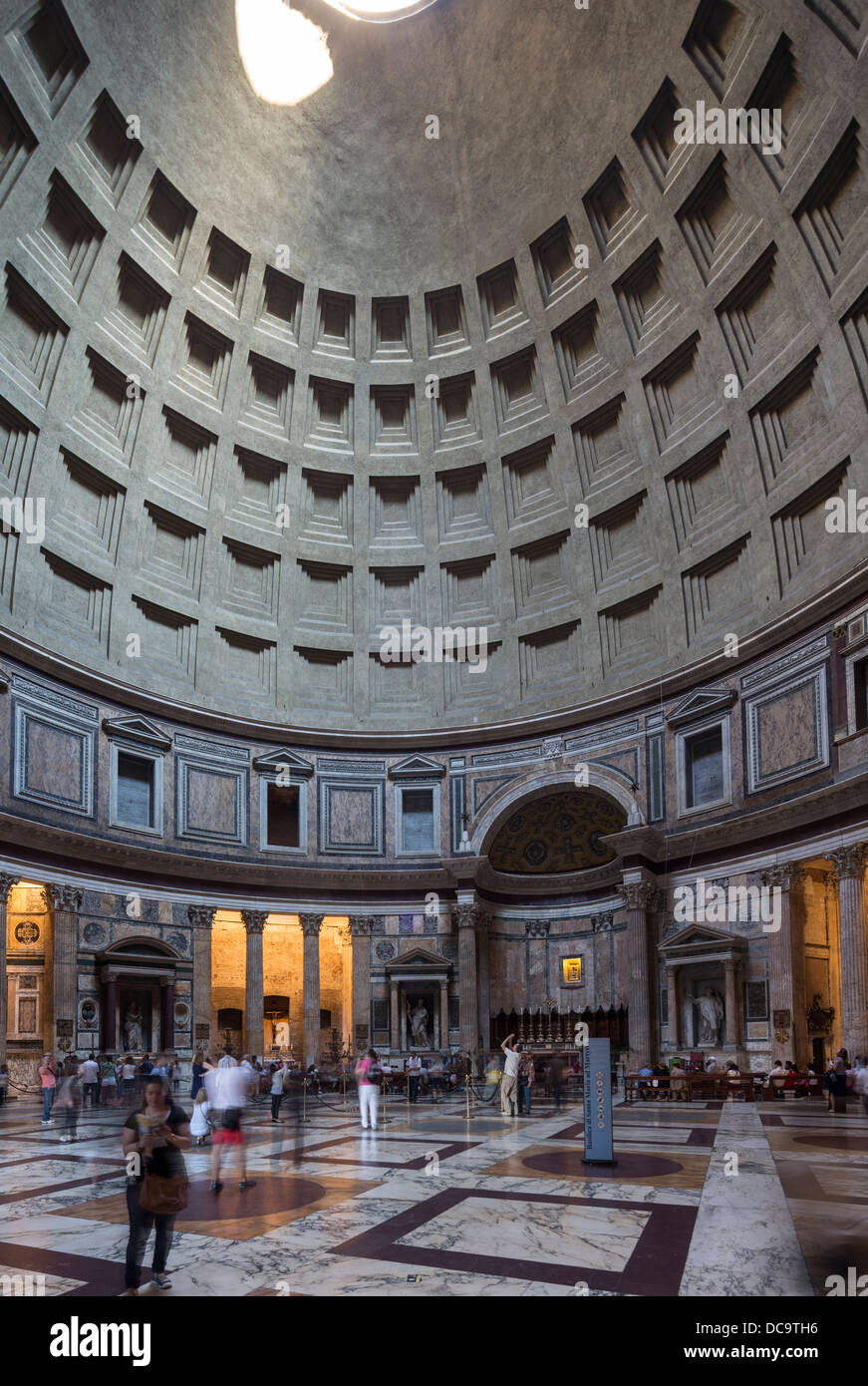 Interior cupola del Pantheon di Roma, Italia Foto Stock