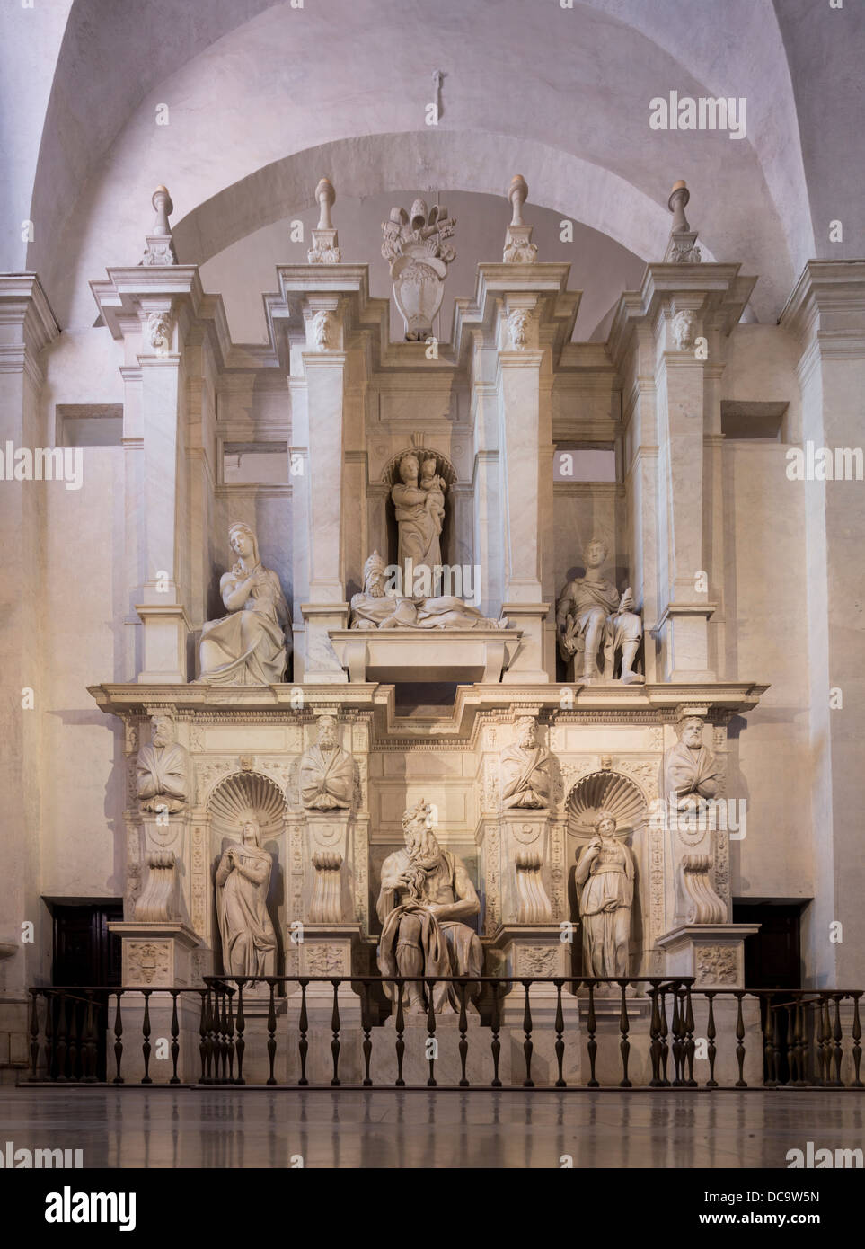 Il Mosè (c. 1513-1515) da Michelangelo, nella chiesa di San Pietro in Vincoli a Roma, Italia Foto Stock