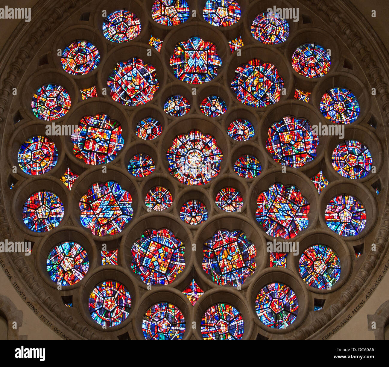 St Albans Cathedral in Hertfordshire, Inghilterra - rosone nel transetto nord 2 Foto Stock