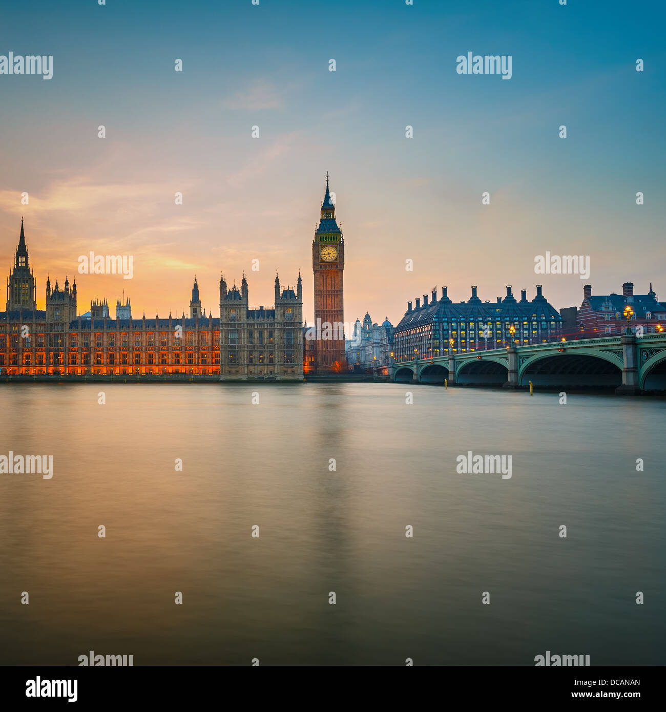 Case del Parlamento di notte, Londra Foto Stock