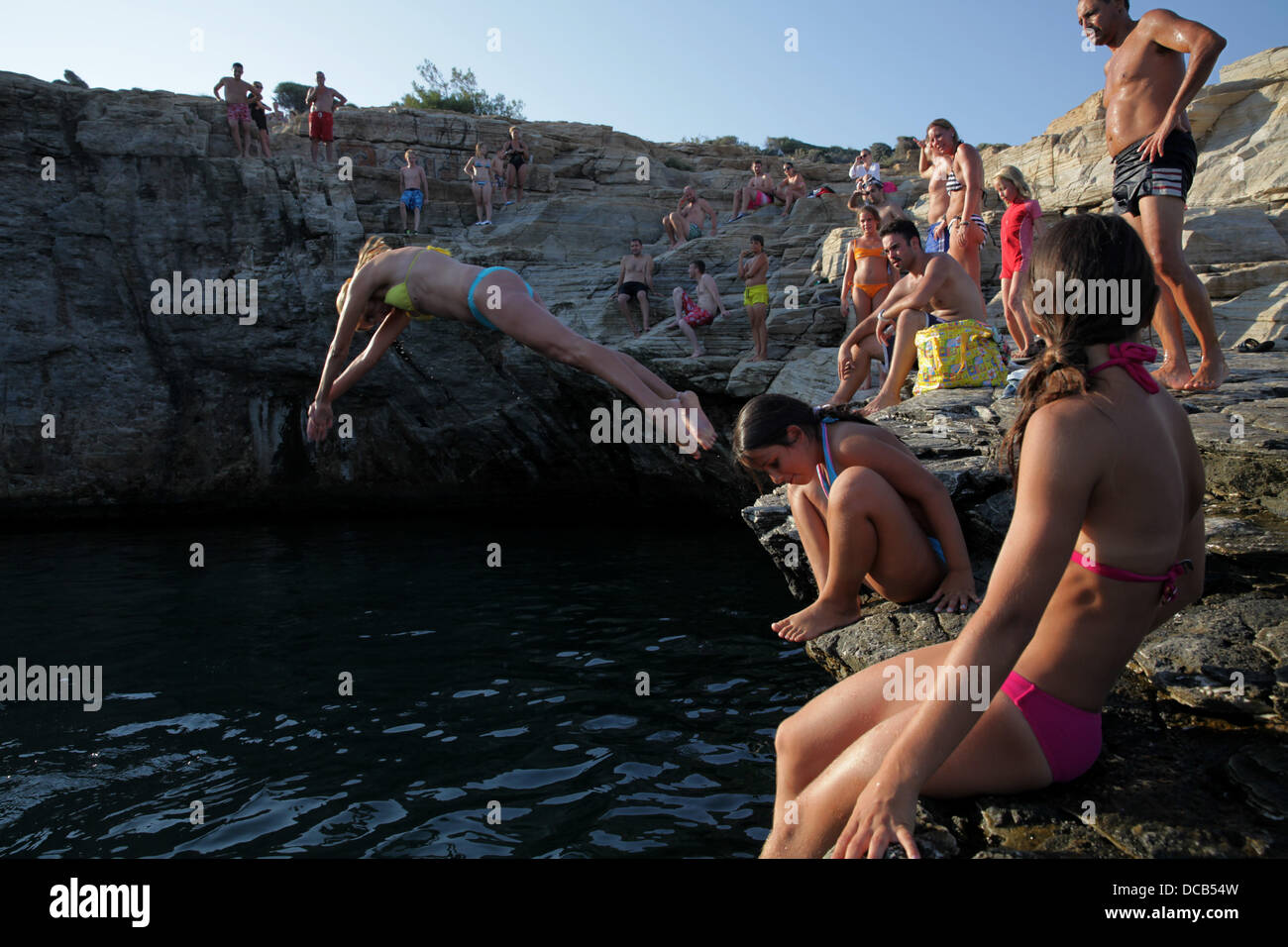 I turisti in immersione Giola, una laguna naturale sull'isola di Thassos in Grecia Foto Stock