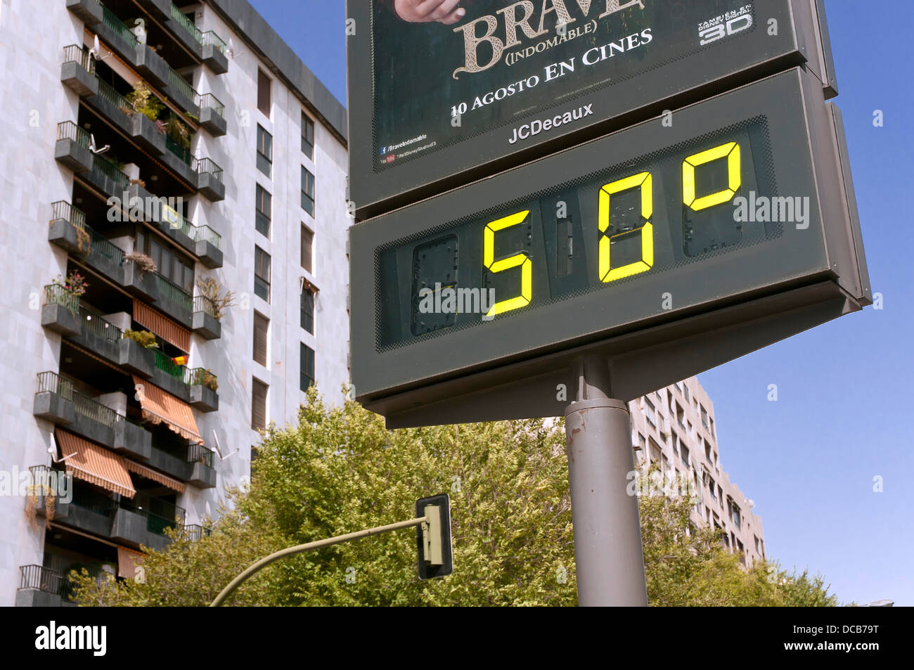 Termometro urbana, temperature estreme, segnapunti digitale, Siviglia, regione dell'Andalusia, Spagna, Europa Foto Stock