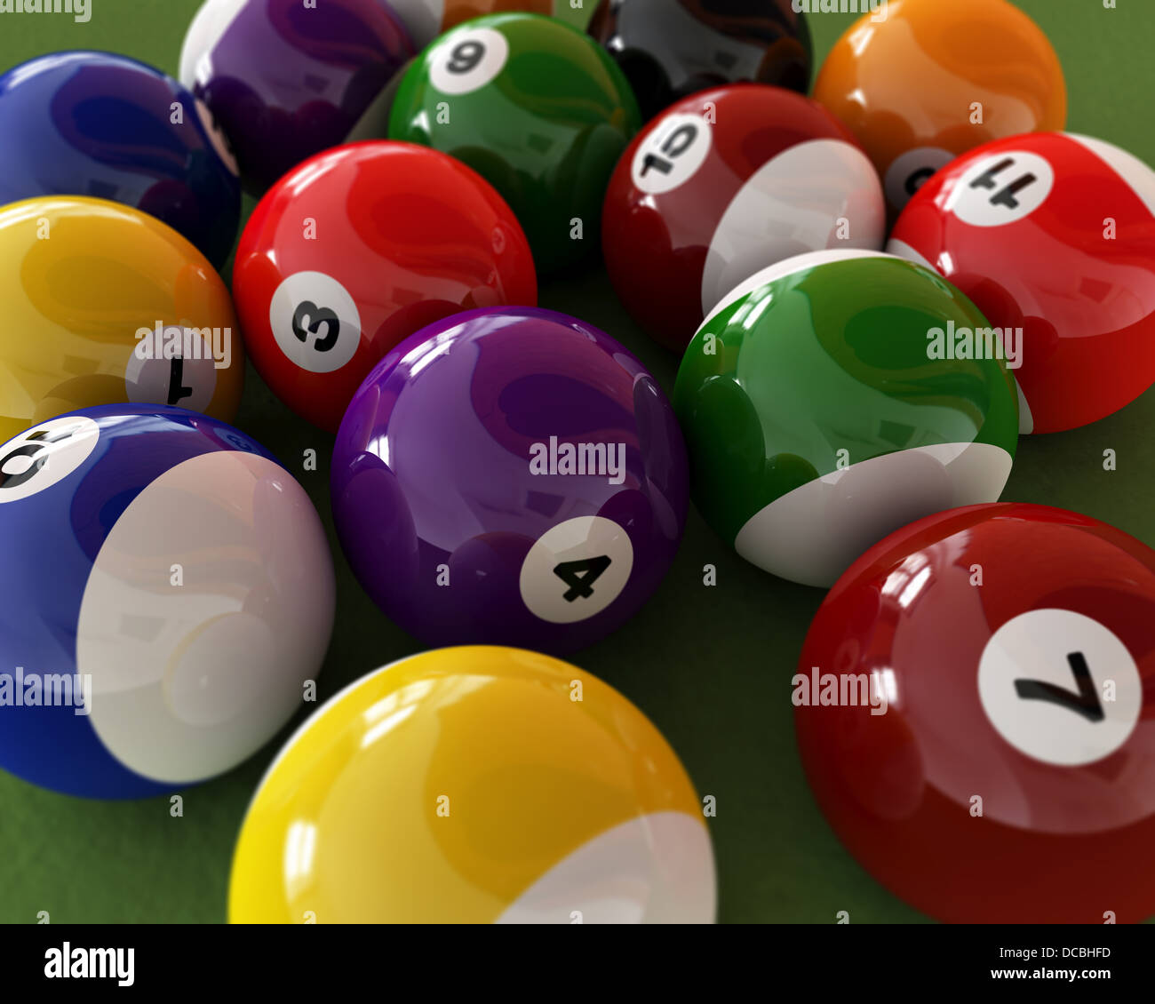 Gruppo di palle da biliardo con numeri, sul tappeto verde tabella. Vista  ravvicinata Foto stock - Alamy