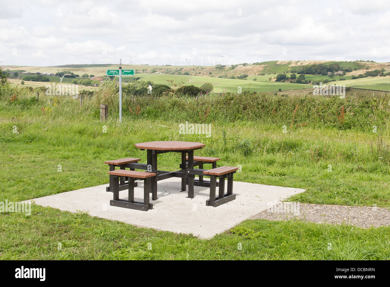 Il Trans Pennine trail per ciclisti, pedoni e cavalieri tra Ponte Dunford e Penistone, South Yorkshire Foto Stock