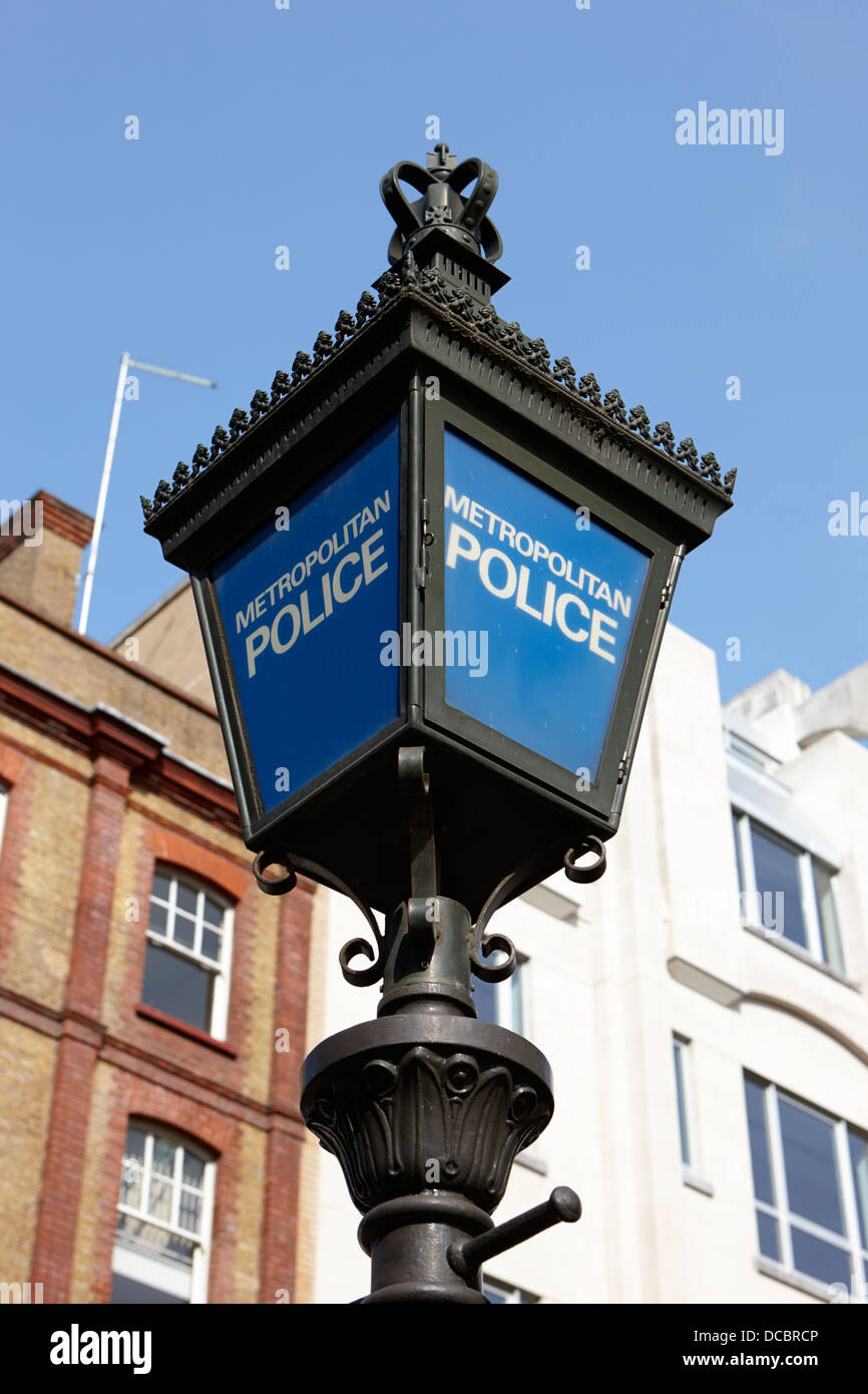 La Metropolitan Police spia blu segno al di fuori di una stazione di polizia di Londra Inghilterra REGNO UNITO Foto Stock