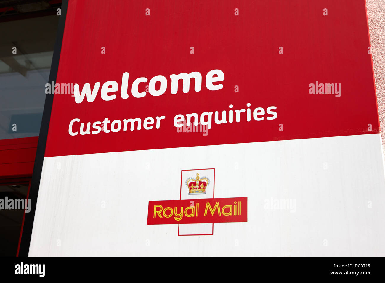 Segno di benvenuto per richieste dei clienti royal mail Ufficio Londra Inghilterra REGNO UNITO Foto Stock