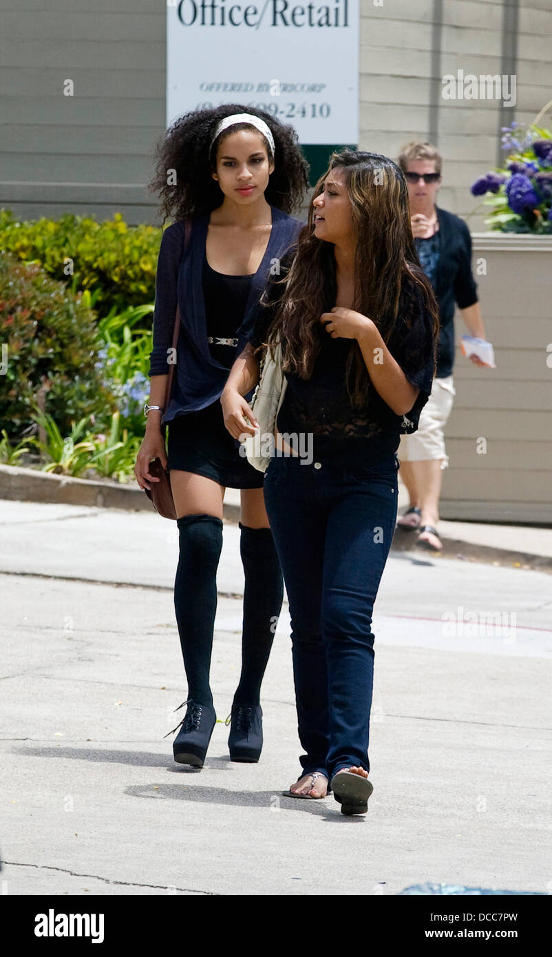 Alexandra Govere e Priscilla Mendez riprese MTV del mondo reale La Jolla, California - Luglio 2011 Foto Stock