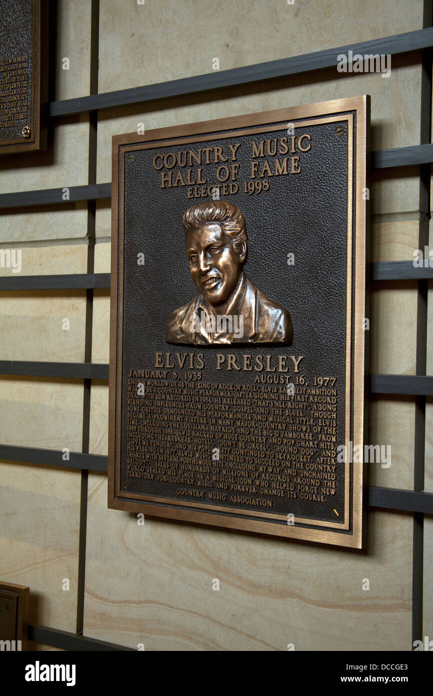 Elvis Presley's Plaque presso il Country Music Hall of Fame e il museo in Nashville Tennessee USA Foto Stock